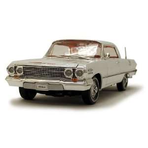  1to18 Scale 1963 Chevrolet Impala Hard Top   White Toys 