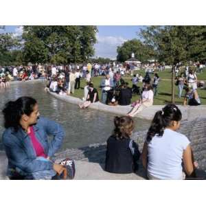  Princess of Wales Memorial Fountain, Hyde Park, London 