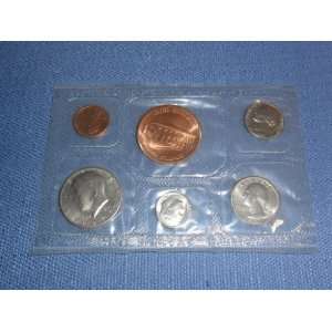  1977 United States Special Mint Set . . . Denver 