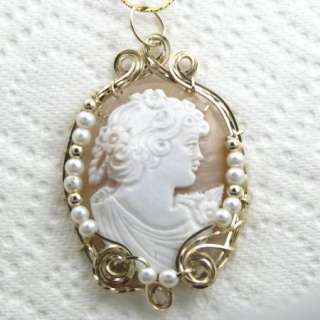 Exquisite Hand Carved Shell Cameo Pendant 14K Rolled Gold Freshwater 