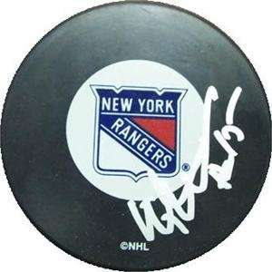  Mike Hudson autographed Hockey Puck (New York Rangers 