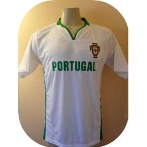  PORTUGAL AWAY SOCCER JERSEY SIZE LARGE.NEW: Sports 