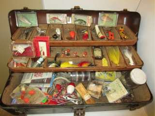 Vintage Fishing Tackle Box & 30+ Lure Spinners Fly Casting Trolling 