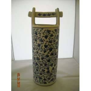   Chinese Blue & White Leaves & Vains Bucket Vase New: Everything Else