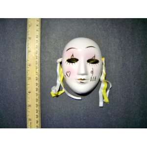    Ceramic Mini Mardi Gras Face Mask for Wall   201 F 