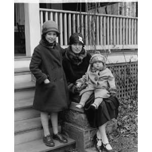  1926 photo Mrs. Ralph E. Pearsons & children, 12/15/26 