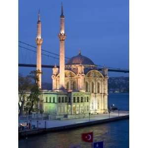  Bosphorous Bridge and Ortakoy Camii Mosque in the Trendy 