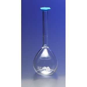 PYREX 500mL Student Grade Volumetric Flask with Polyethylene Snap Cap