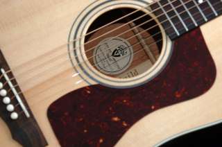 New Guild® USA D 40 Guild American Standard Acoustic Guitar & Hard 