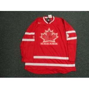   2010 Team Canada Olympic   Autographed NHL Jerseys: Sports & Outdoors