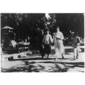 Girls of the new generation without bound feet in Central Park,Peking 