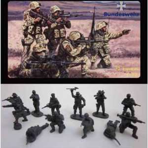   German Army (Bundeswehr) Unpainted Military Figures: Toys & Games