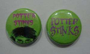 2x HARRY POTTER Potter Stinks Buttons Pin Badge  