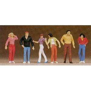   PASSERS BY   PREISER HO SCALE MODEL TRAIN FIGURES 10118 Toys & Games