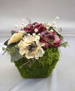 Moss Covered Pots for WEDDING CENTERPIECES   Garden Parties Vases 