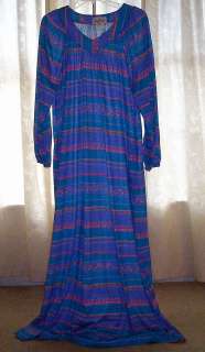 WOMENS LONG SLEEVE GOWN STYLED BY SAYBURY SIZE MED  