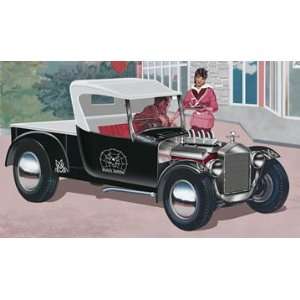    Revell 124 Black Widow Ford Model T Pickup Rod Toys & Games