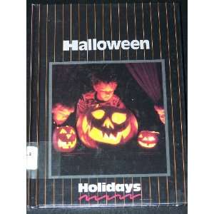  Halloween (Holidays) (9780896865006) Cass Sandak Books