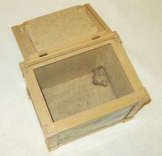  Crawler Crib Fishing Tackle Bait Worm Box Carrying Case Model 1016