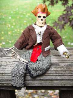   Miniatures ~ Halloween / Haunted Pirate Skeleton w/ Hook & Hat  