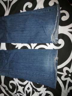 ROCK & REPUBLIC Distressed jeans med wash boot cut flap pocket size 26 