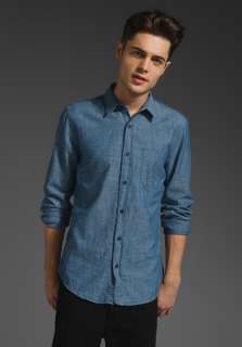 NUDIE JEANS Fitted Shirt in Organic Chambray  