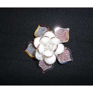  White flower hijab pin 